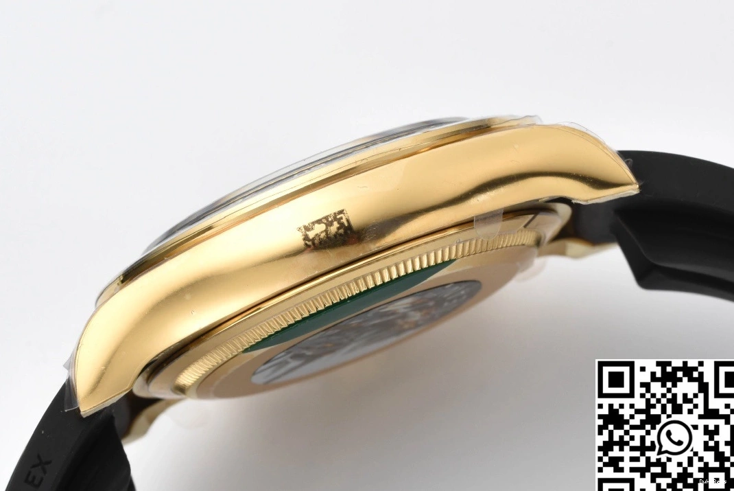 Black Cosmograph Daytona Factory Rolex M126518 Clean Bezel 0411